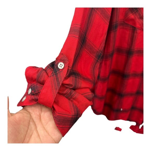 SOHO Women SZ M Red Plaid Button Up Lightweith Shirt Slit Insert Back Casual - Picture 10 of 14